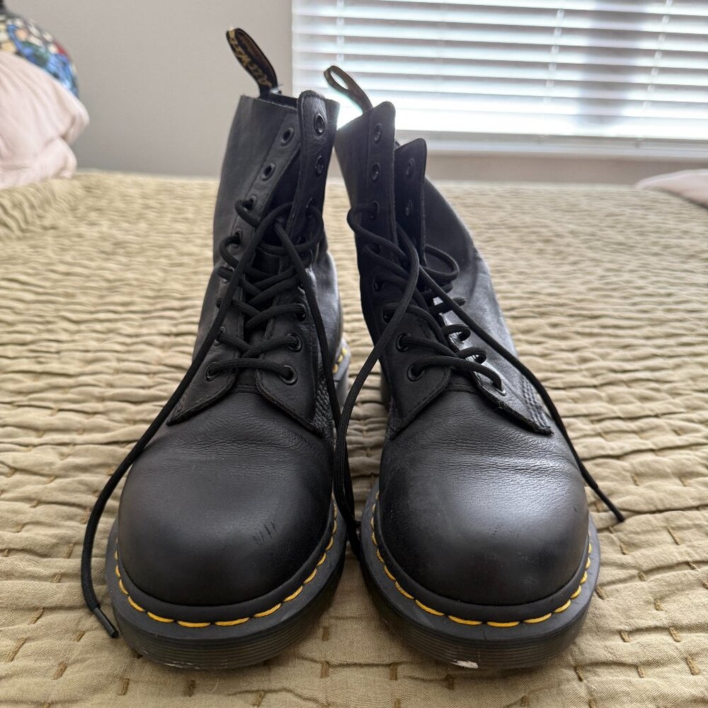 Lace Up Doc Marten's - 1460 Women's Smooth Leather Boots